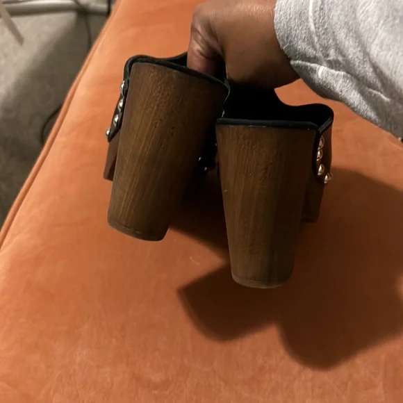 Clogs - Picture 4 of 9